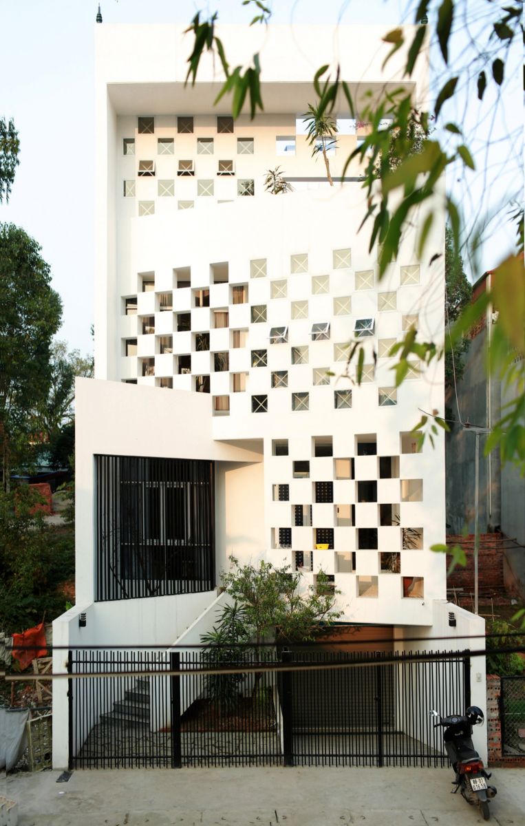 11ngoi nha nhin tu ben ngoai1123