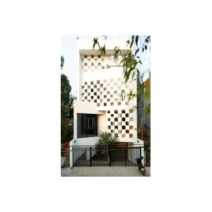 11ngoi-nha-nhin-tu-ben-ngoai1123